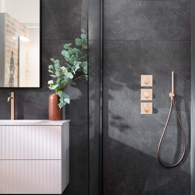 Douche ambiance minérale — Ambiance salle de bain