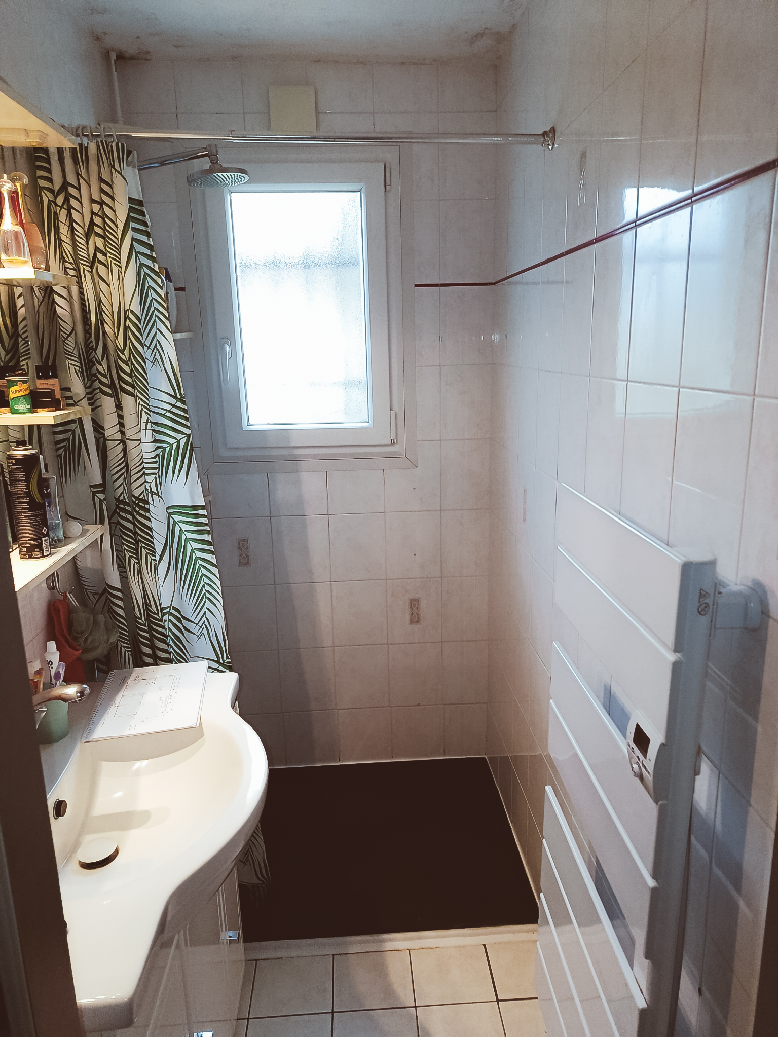 Salle de bains avant les travaux