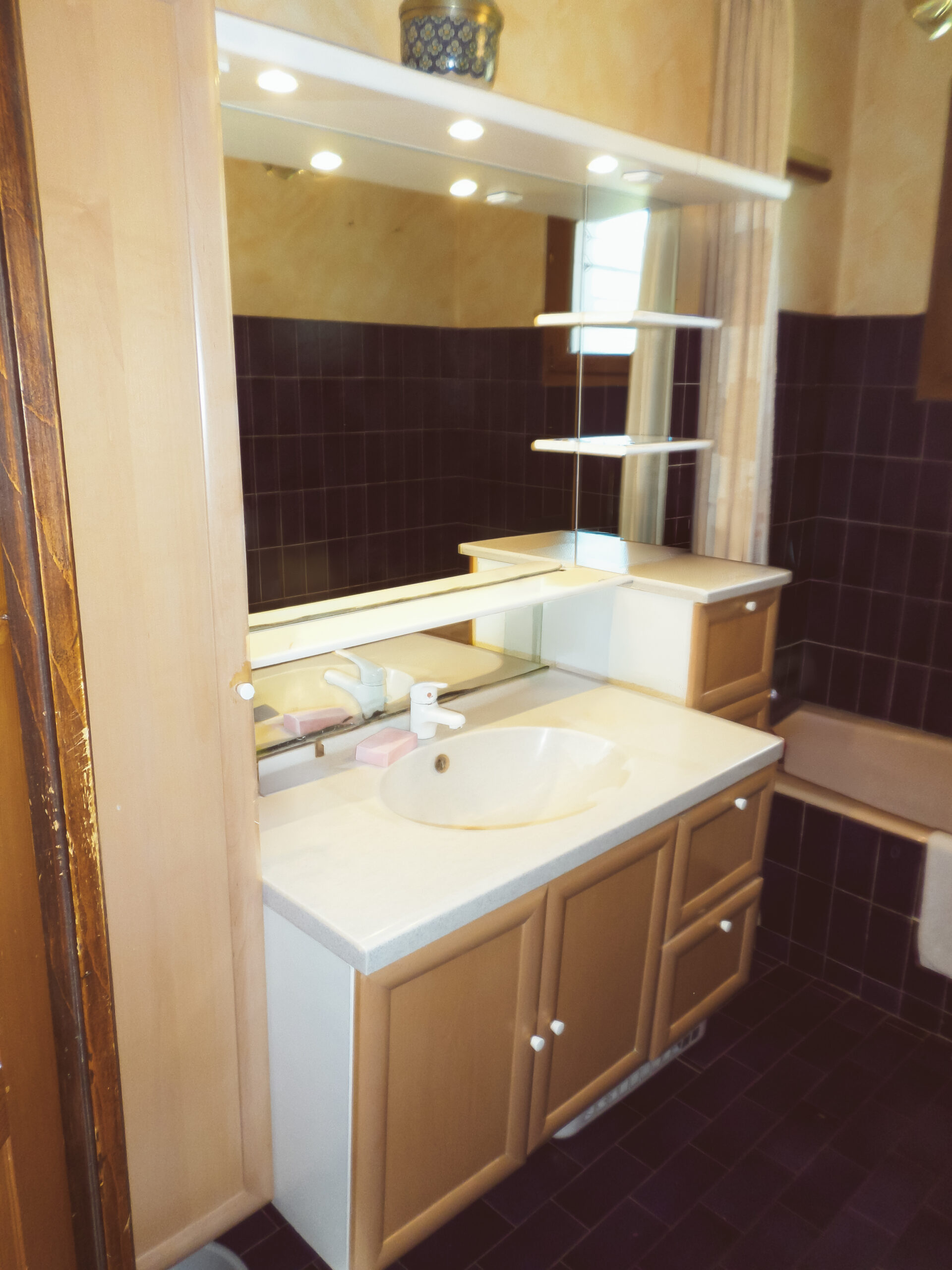 Salle de bains avant les travaux