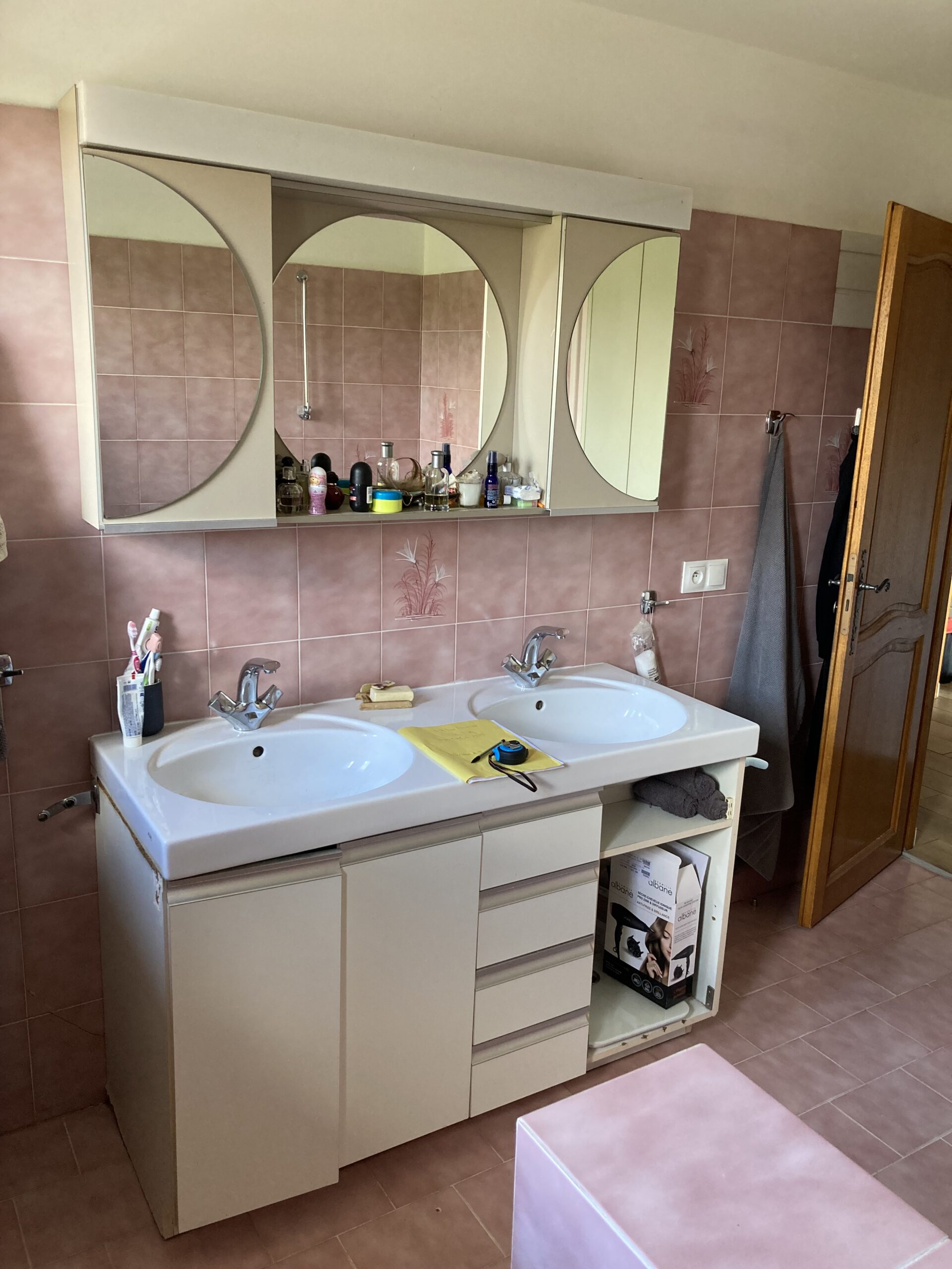 Salle de bains avant les travaux