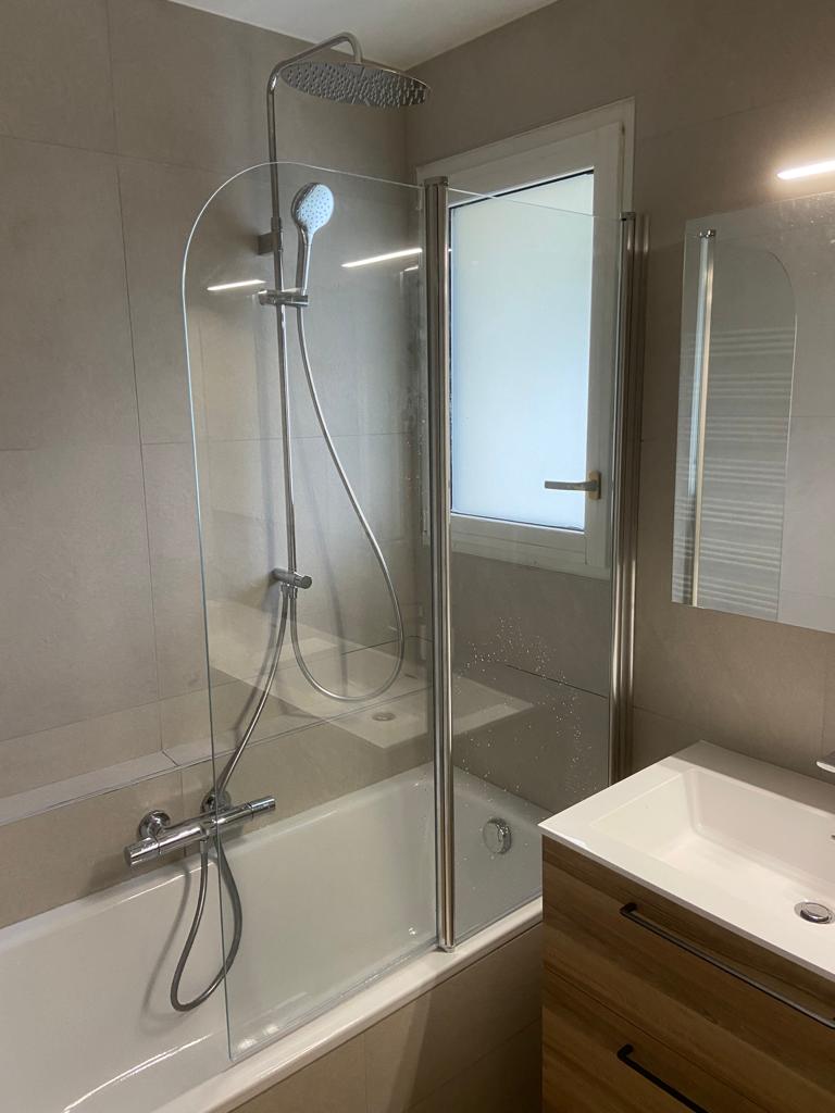 Deux salles de bains et WC rénovés, Collonges-sous-Salève, mai 2023 : photo 4